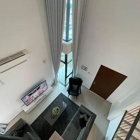 Five Bedrooms Residential Home With Free Wifi Sepang Exterior photo