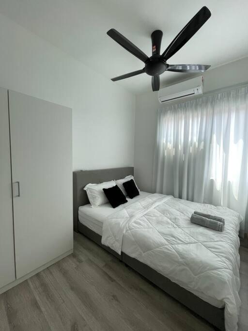 Five Bedrooms Residential With Free Wifi Holiday home *
